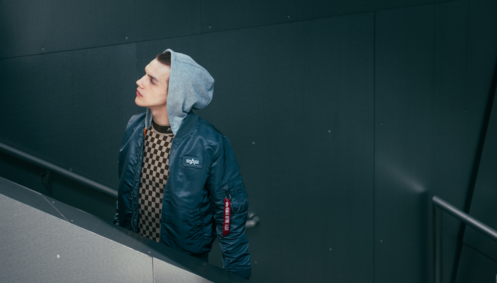 Изображение: Новая ветровка L-2B HOODED FLIGHT JACKET в модельном ряду Alpha Industries
