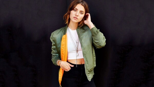 Изображение: Женский бомбер Alpha Industries MA-1W Flight Jacket