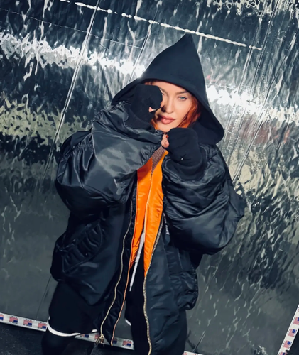 Фото: Мадонна в куртке MA-1 Flight Jacket Alpha Industries